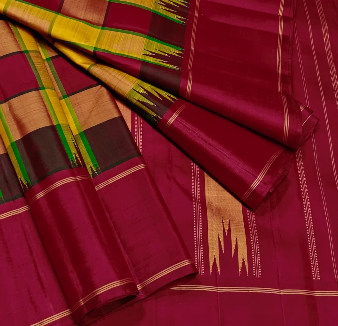 Heritage Checked Silk Saree with Temple Border and Traditional Weaving